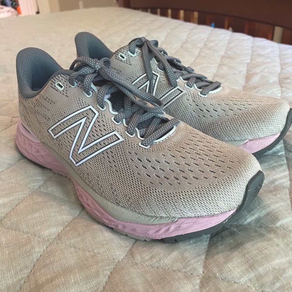 Women’s New Balance 880 v11